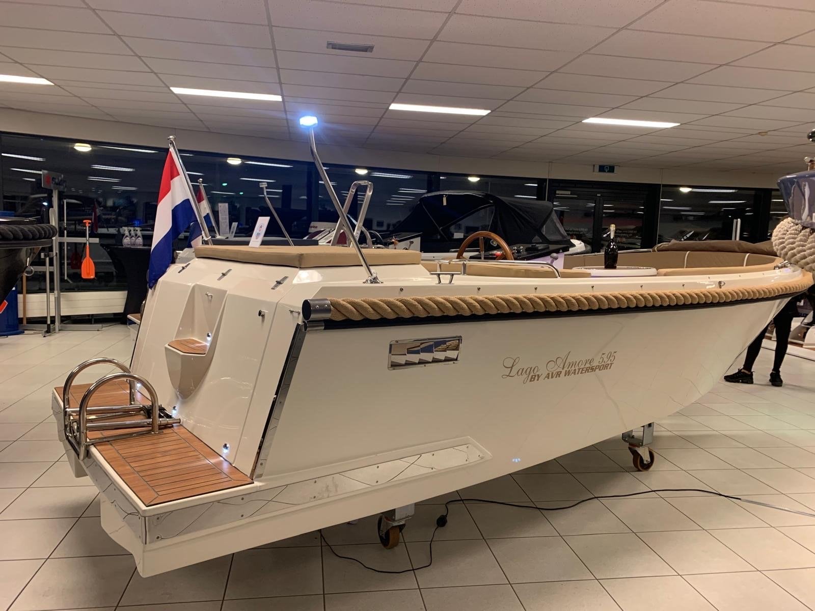 Luxe Lago Amore 5.95 Tender - 4 jaar oud, compleet uitgerust, Ophalen, Tender, Lago Amore, Zo goed als nieuw