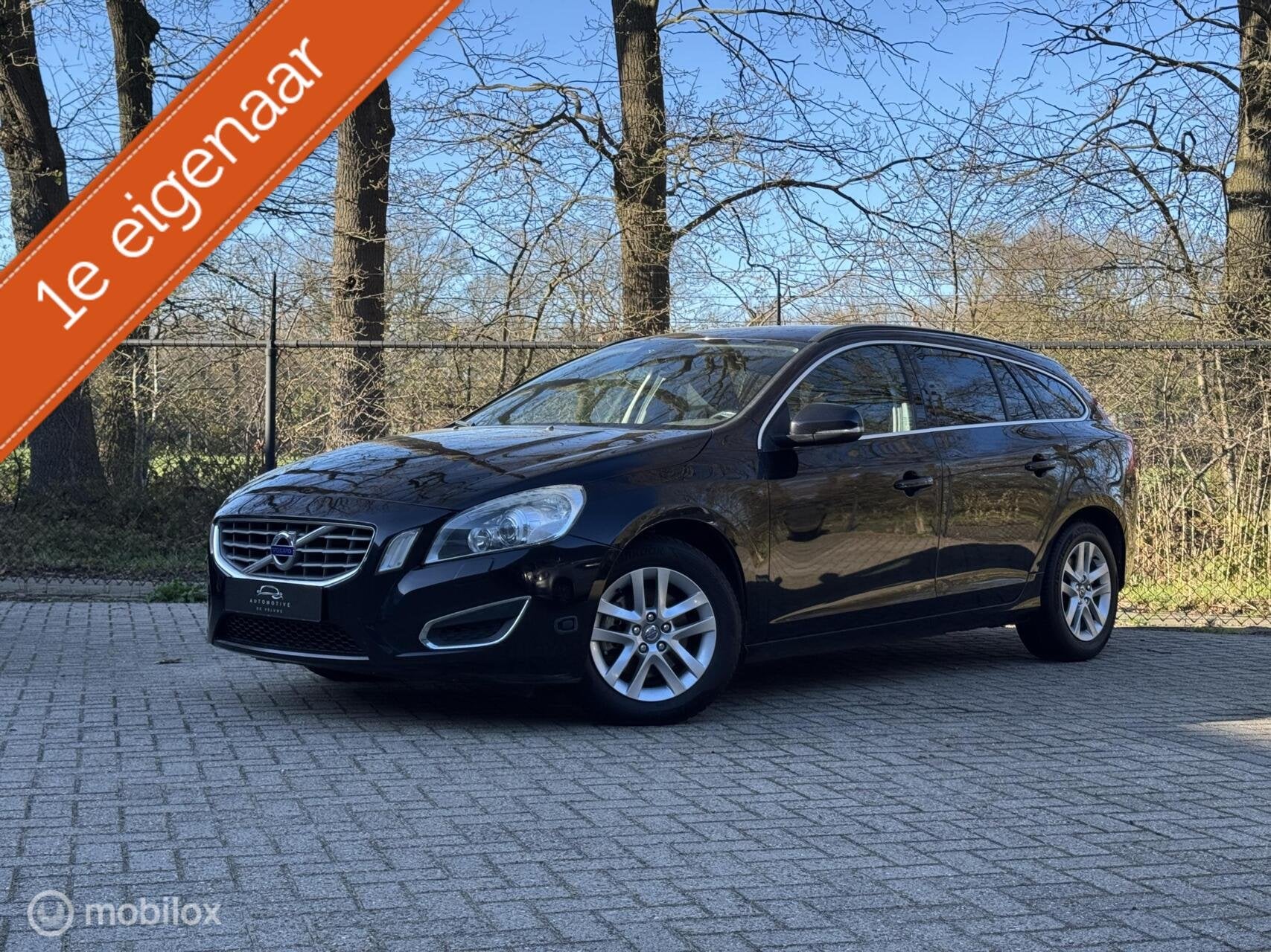 Volvo V60 1.6 T4FMomentu/182PK/NW APK/1E EIG/AIRC/CRUISE/PDC, 1596 cc, Gebruikt, Zwart, 4 cilinders