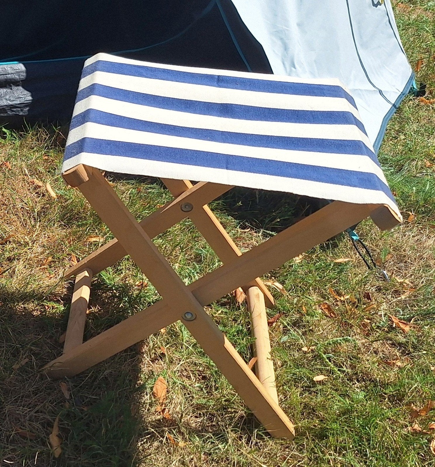 2 houten inklapbare krukjes, Ophalen of Verzenden, Campingstoel