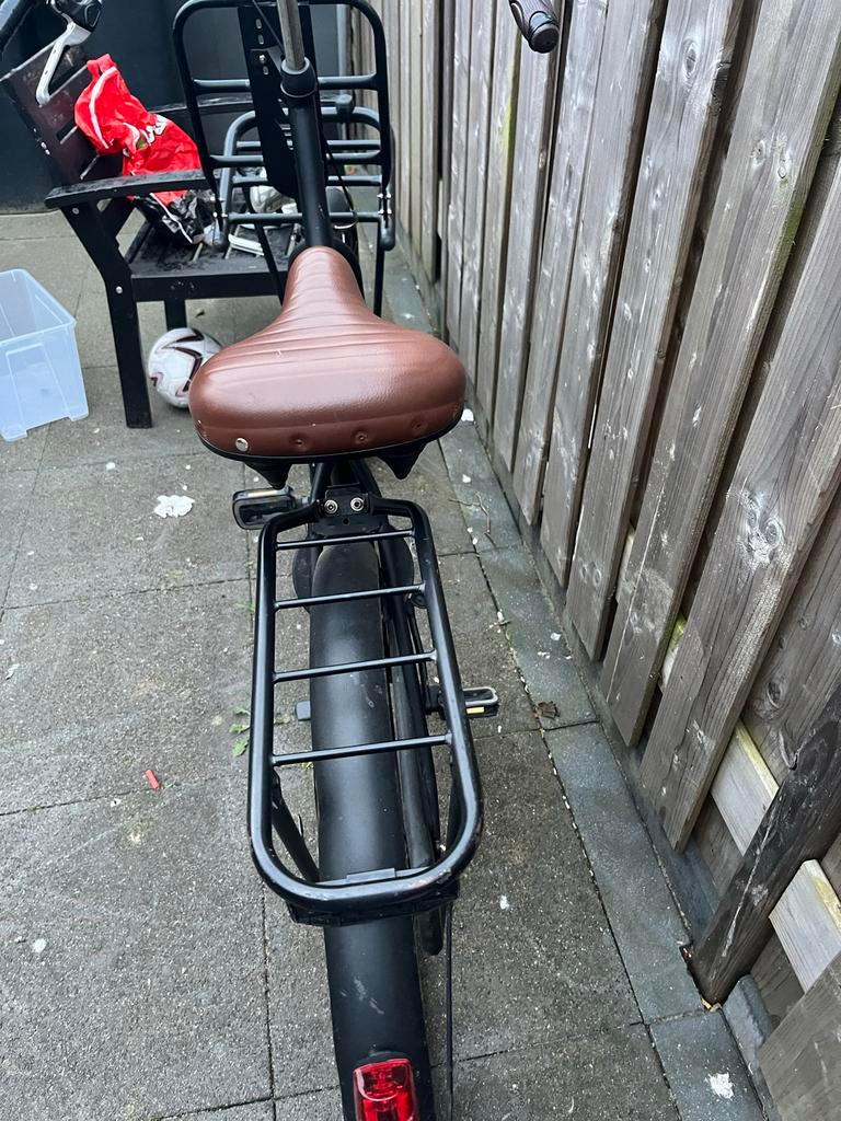 Zwarte Stadsfiets met Bruin Zadel en Bagagedragers, Fietsen en Brommers, Fietsen | Dames | Omafietsen, Ophalen, Zo goed als nieuw