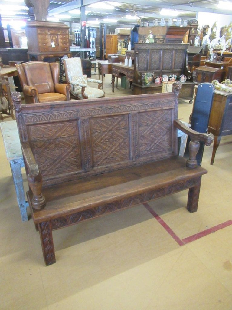 Oer 11848 antieke bank met snijwerk, Ophalen