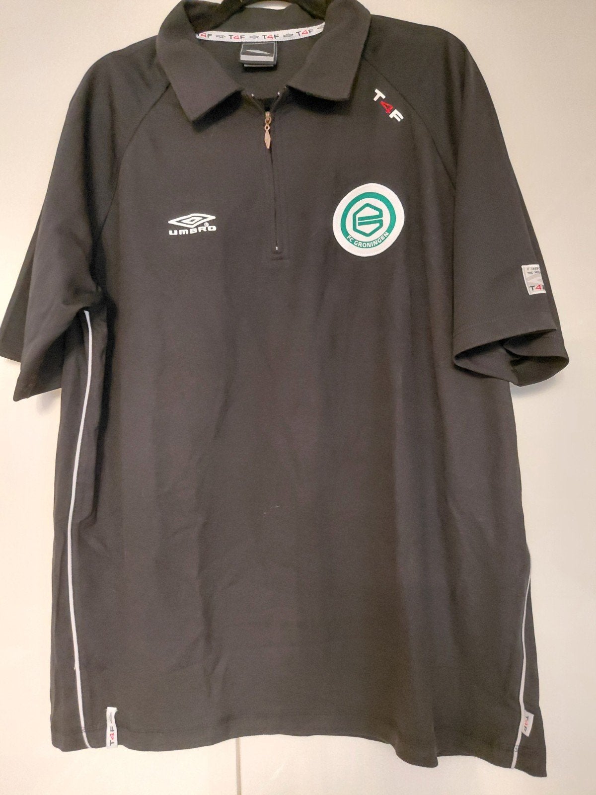 FC Groningen Umbro T4F Voetbalshirt Zwart Maat L, Kleding | Heren, Zwart, Overige maten, Ophalen of Verzenden, Zo goed als nieuw