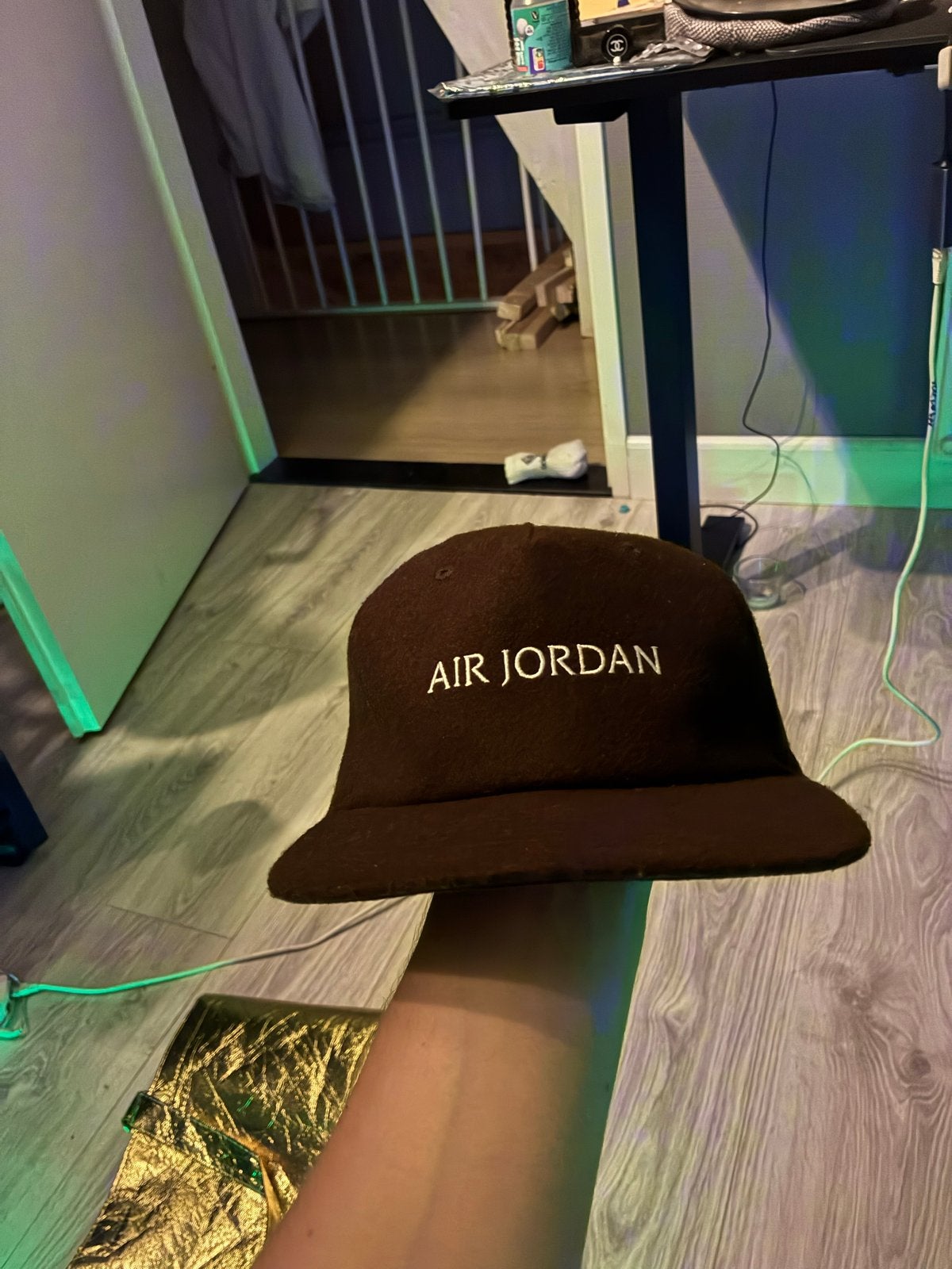 Air Jordan pet bruin - Zo goed als nieuw, Verzenden, Zo goed als nieuw, One size fits all, Pet