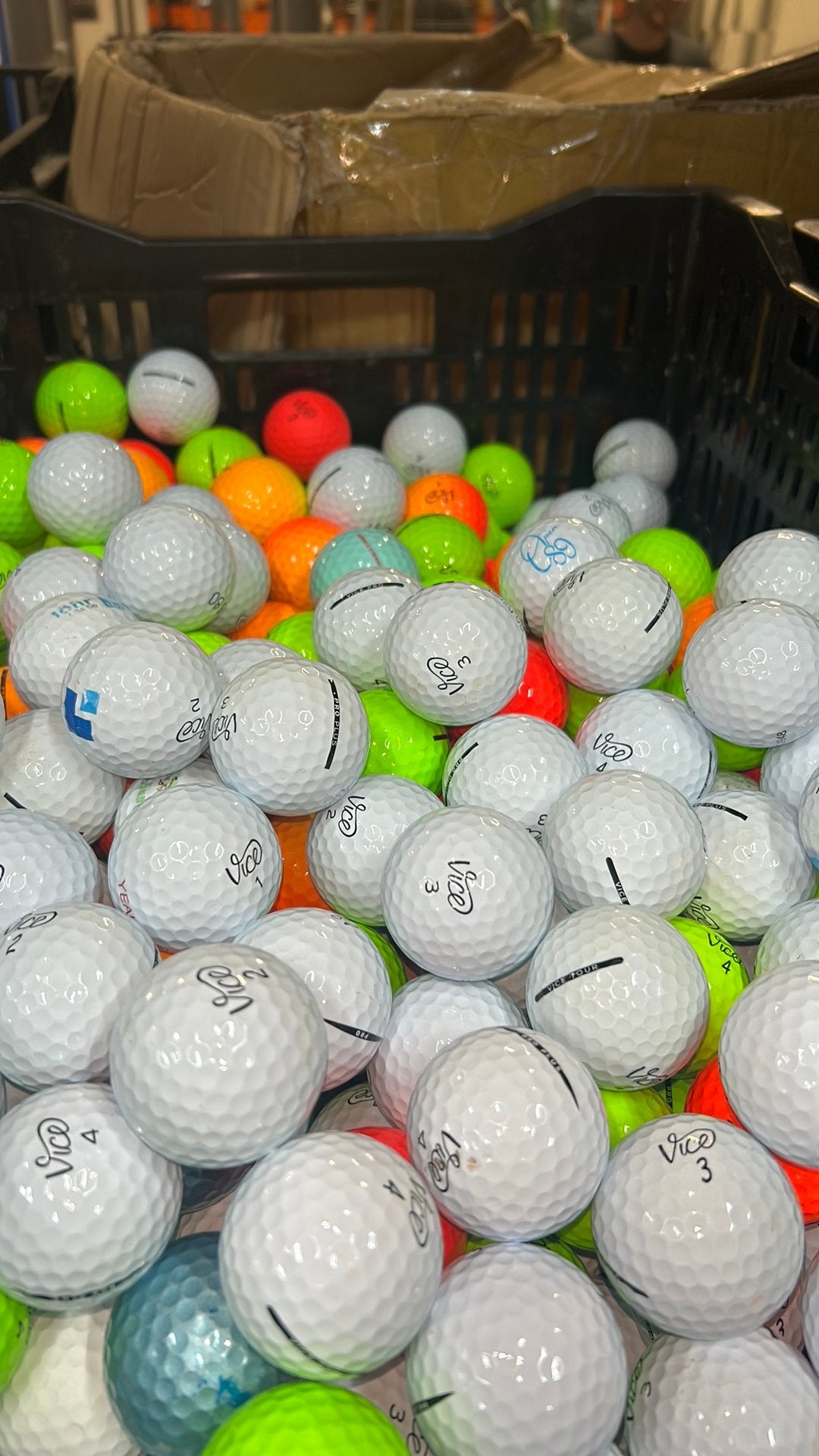 100 Stuks Vice Pro Golfballen AAAA, Ophalen of Verzenden, Zo goed als nieuw, Bal(len)