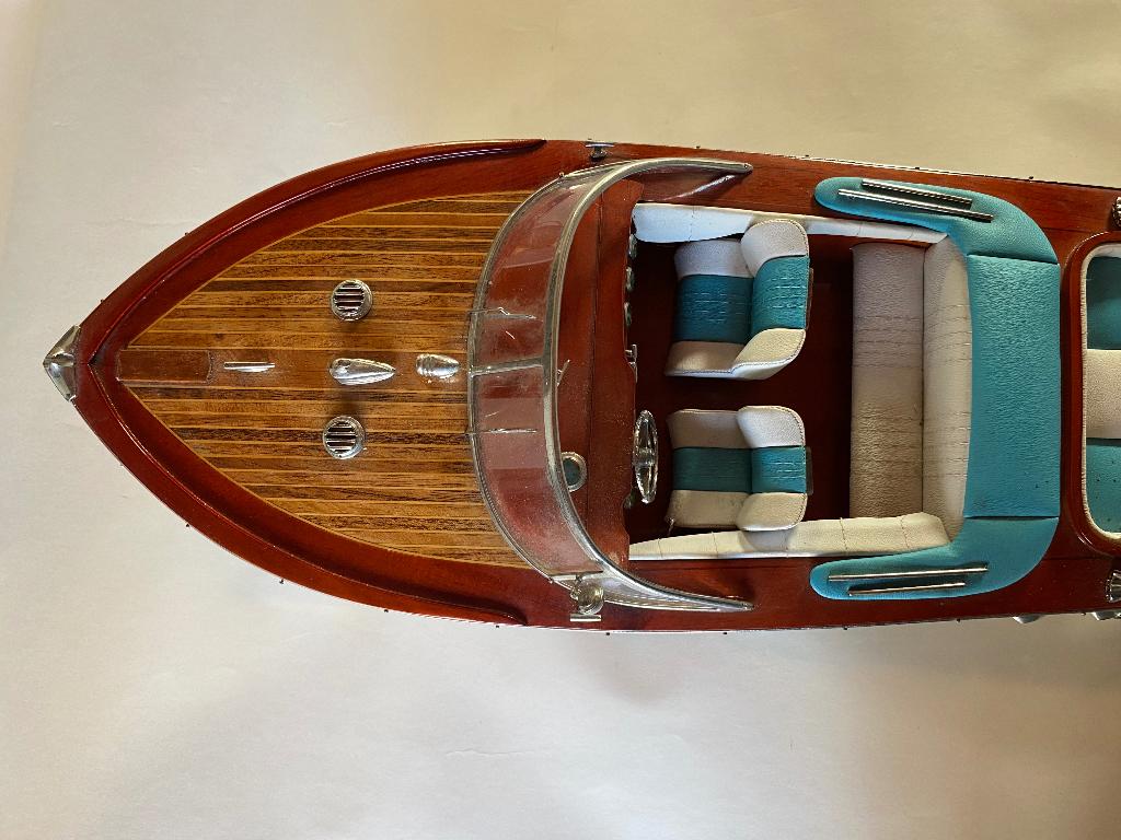 RIVA Aquarama 63 cm, Hobby en Vrije tijd, Modelbouw | Boten en Schepen, Ophalen, Zo goed als nieuw