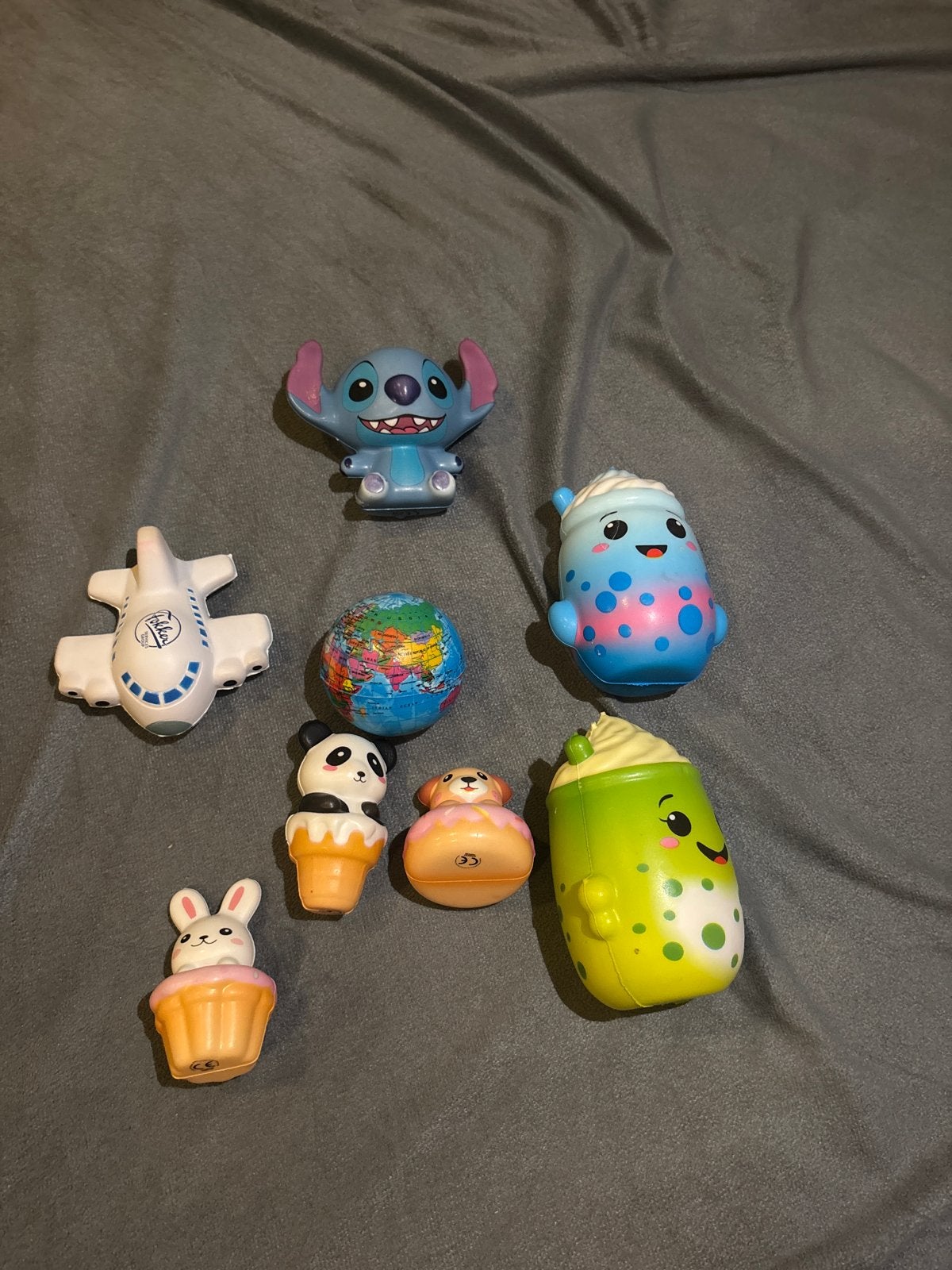 Leuke speelgoedfiguren: Stitch, vliegtuig, squishies, Ophalen, Gebruikt, Jongen of Meisje