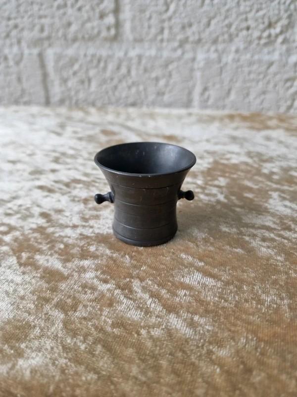 Mini vintage vijzel / decoratief metalen potje, Ophalen of Verzenden