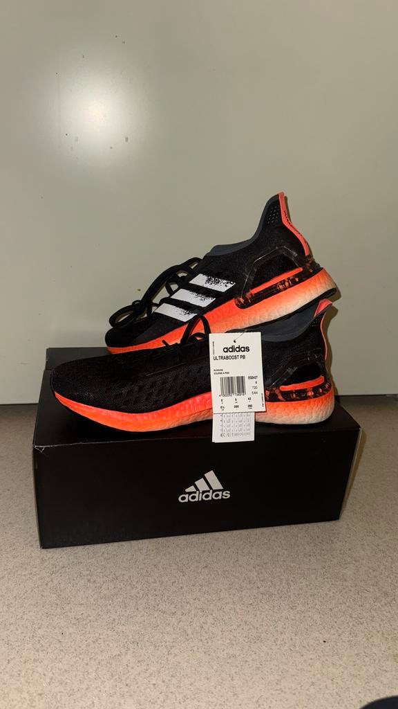 Nieuwe Adidas Ultraboost PB Continental zolen Maat 42, Ophalen of Verzenden, Zo goed als nieuw, Zwart, Sneakers of Gympen