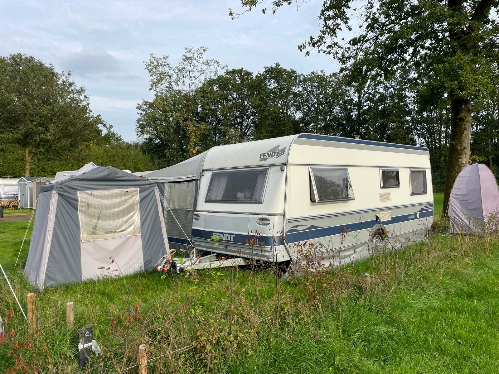 Fendt Platin 540 met enkele bedden en mover, Caravans en Kamperen, Mover, Rondzit, Particulier, Fendt