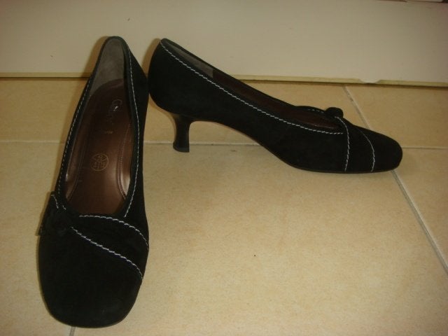 NIEUW Gabor pumps 42 zwart suède kittenheel strikje op neus, Pumps, Verzenden, Zwart, Gabor