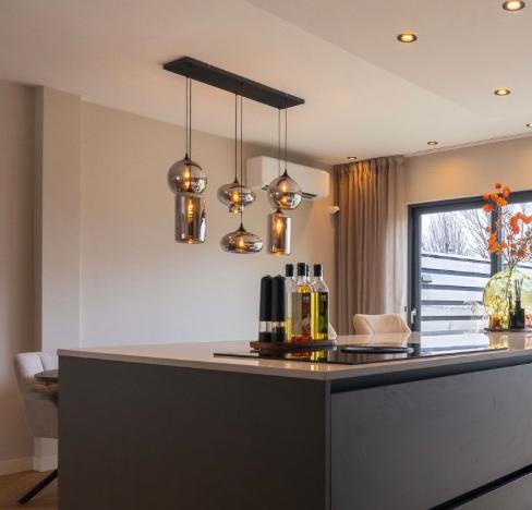 Moderne hanglamp met 6 bollen van smoked glas, Huis en Inrichting, Tafels | Eettafels, Ophalen, Zo goed als nieuw, Rond, Glas