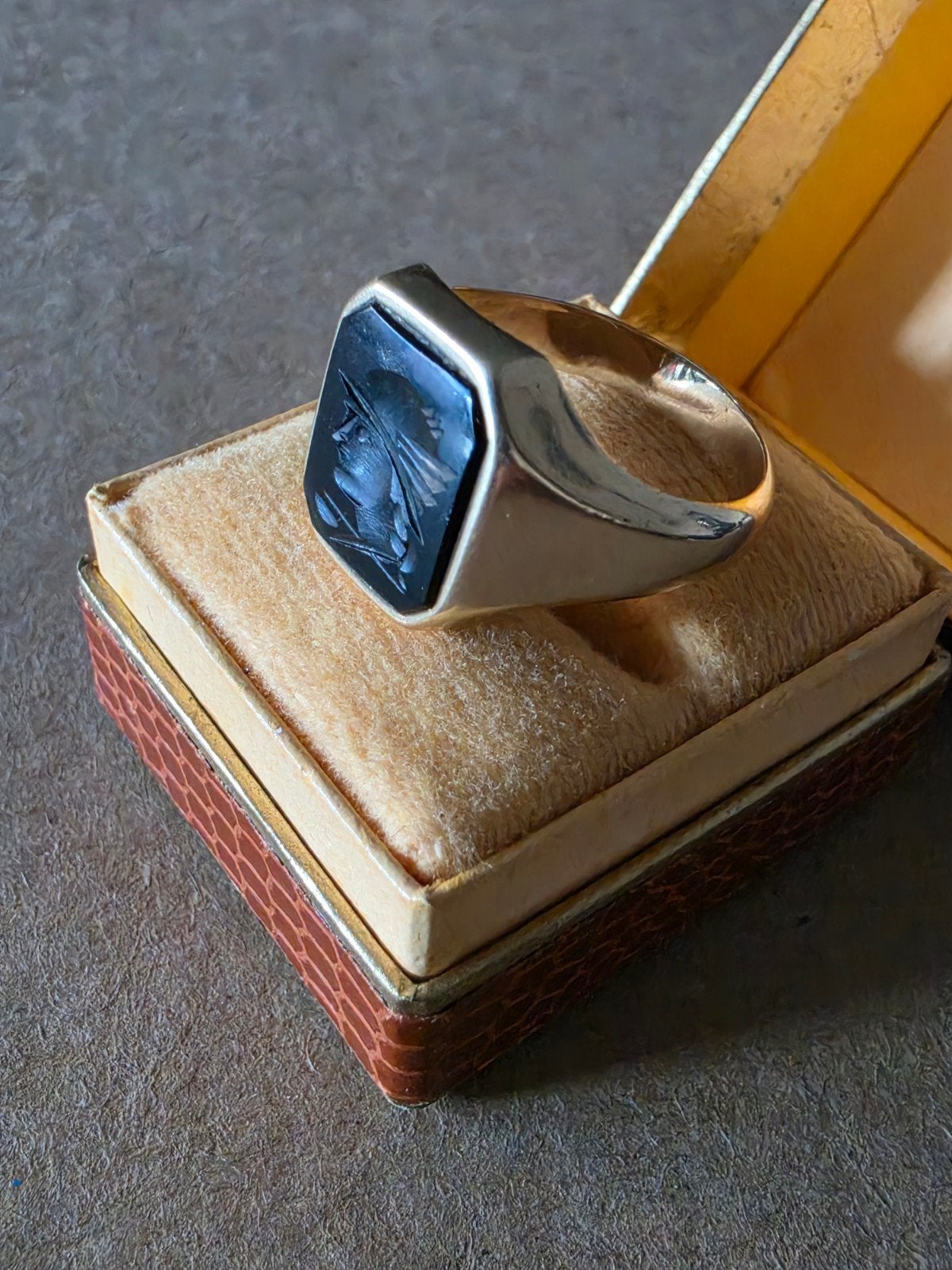 Gouden zegelring 14k met Zwarte Onyx Camee, Verzenden, 19 tot 20, Zwart, Zo goed als nieuw
