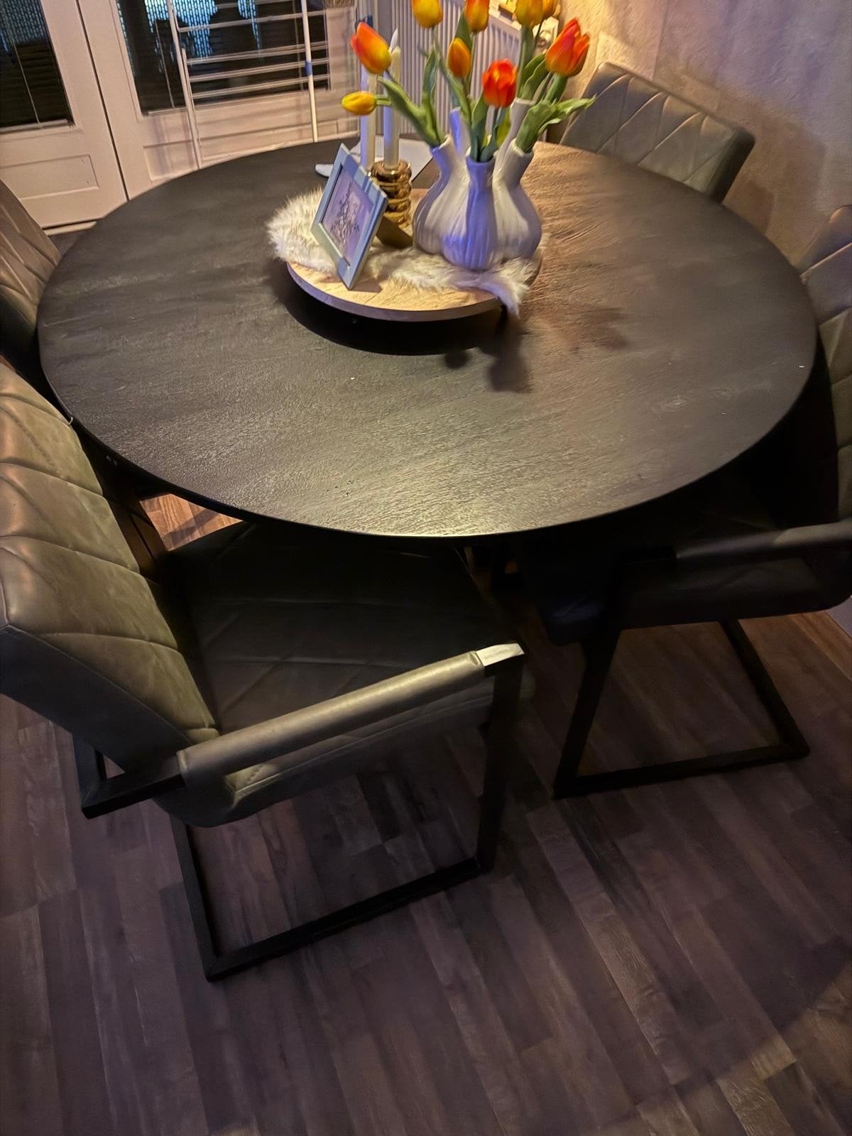 eettafel, Rond, Zo goed als nieuw, Vier personen, Ophalen