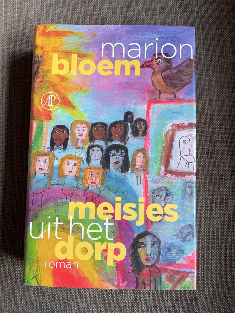 Marion Bloem - Meisjes uit het dorp, Ophalen of Verzenden, Zo goed als nieuw, Marion Bloem