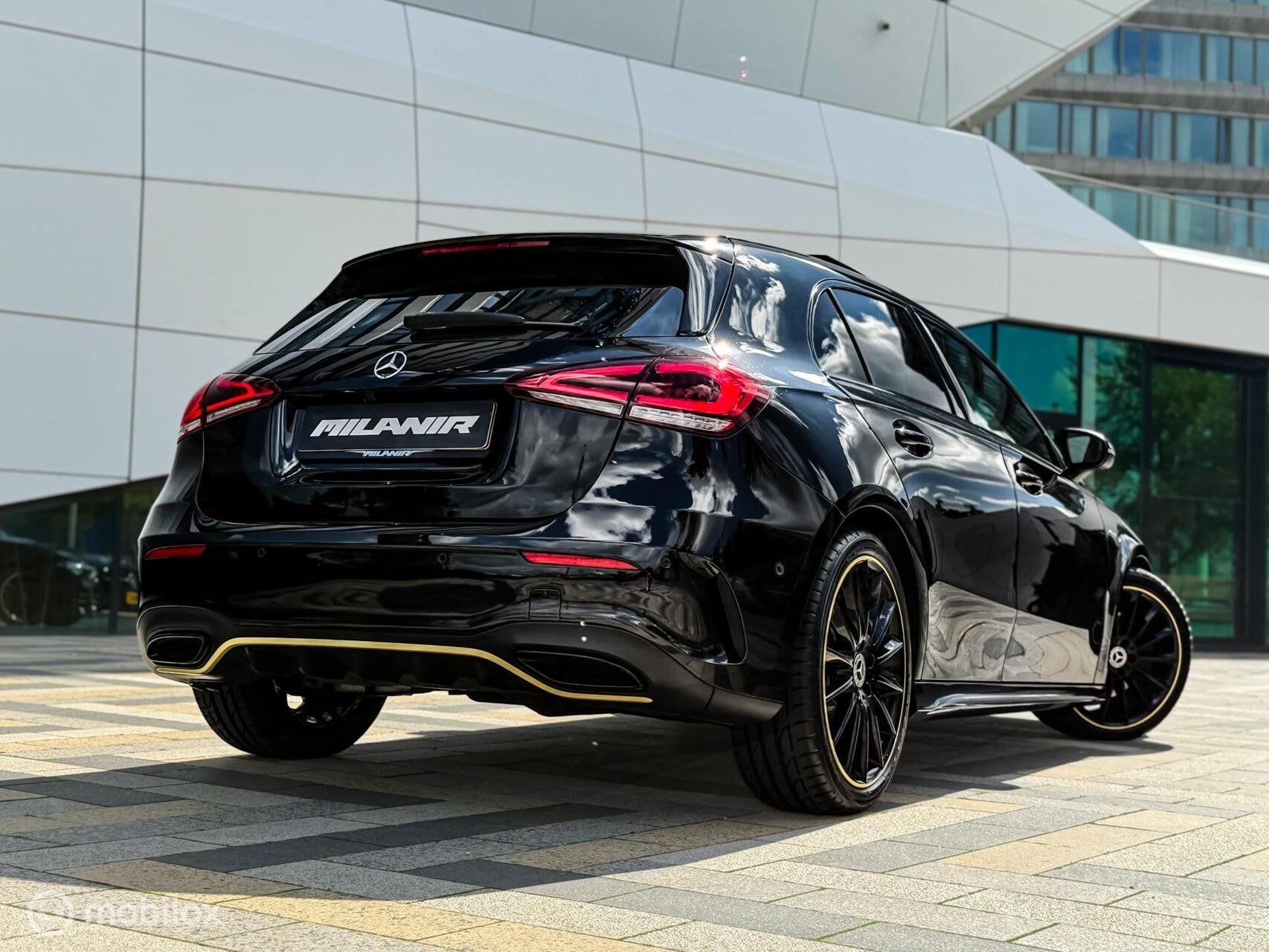 Mercedes A-klasse 220 Editon 1 AMG Line | Pano | Camera, Auto's, Mercedes-Benz, Gebruikt, Zwart, Bedrijf, 1600 kg