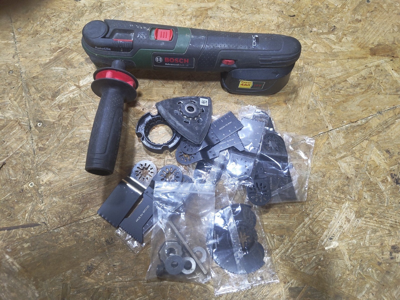 Bosch AdvancedMulti 18V Multitool met accessoires, Ophalen of Verzenden