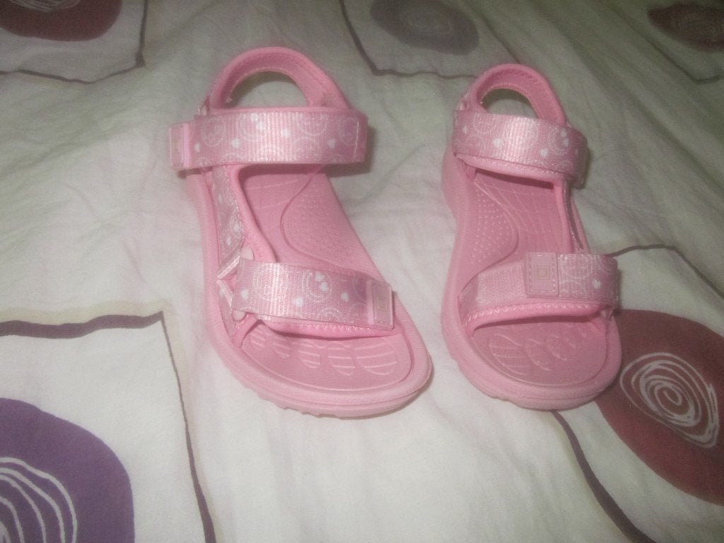 Mooie nieuwe roze/witte sandaaltje smileys/hartjes maat 29, Meisje, Schoenen, Nieuw, Ophalen of Verzenden