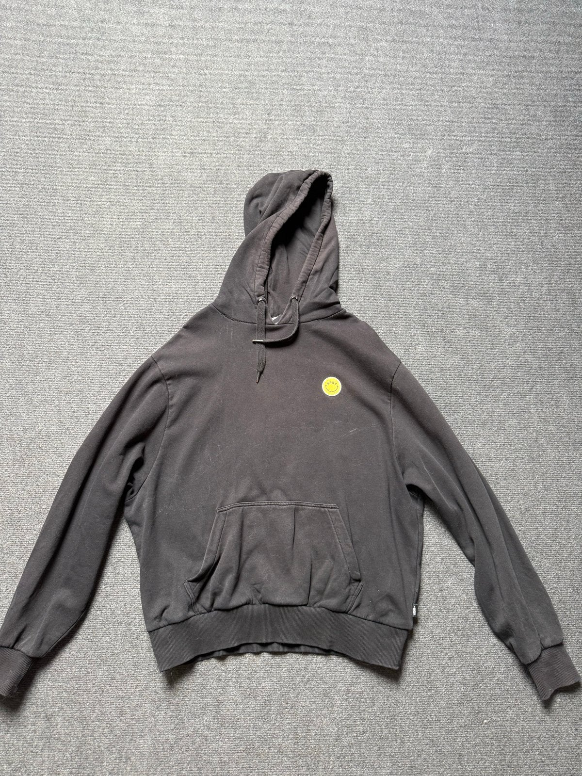 Vans Hoodie Zwart met Gele Smiley - Maat S, Kleding | Dames, Truien en Vesten, Ophalen of Verzenden, Gedragen, Maat 36 (S), Zwart