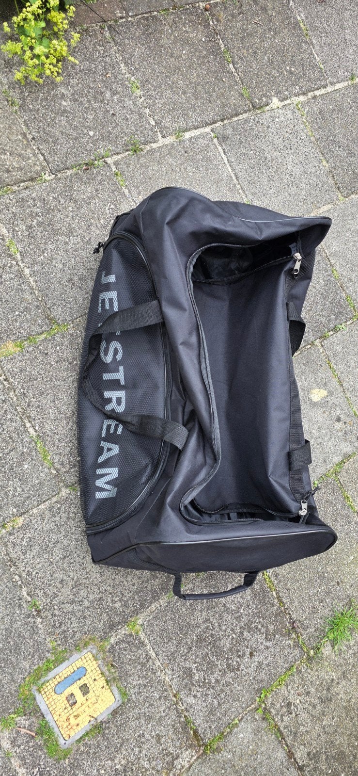 Grote reistas/sporttas met wieltjes, 30 cm of meer, Gebruikt, Zwart, 60 tot 80 cm
