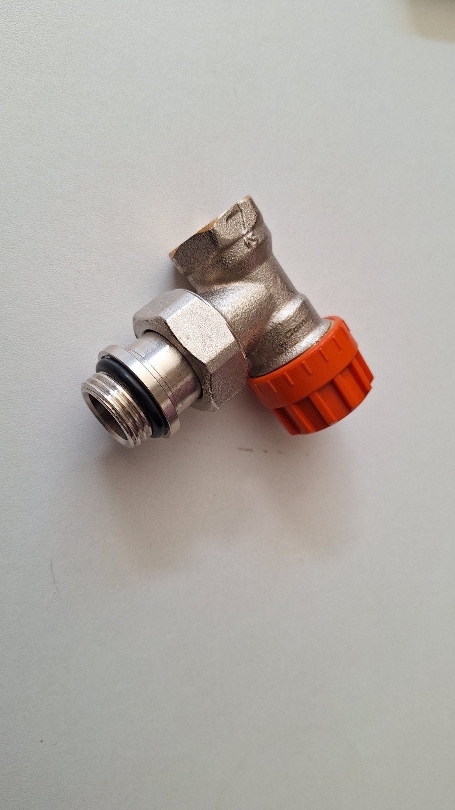 Comap thermostatic Radiator Valve R858624B, Ophalen, Zo goed als nieuw