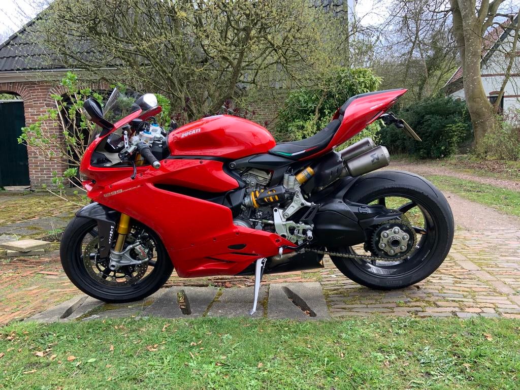 Panigale 1299 S, Superleggera race systeem, carbon  velgen, 2 cilinders, Gebruikt, Super Sport, Particulier