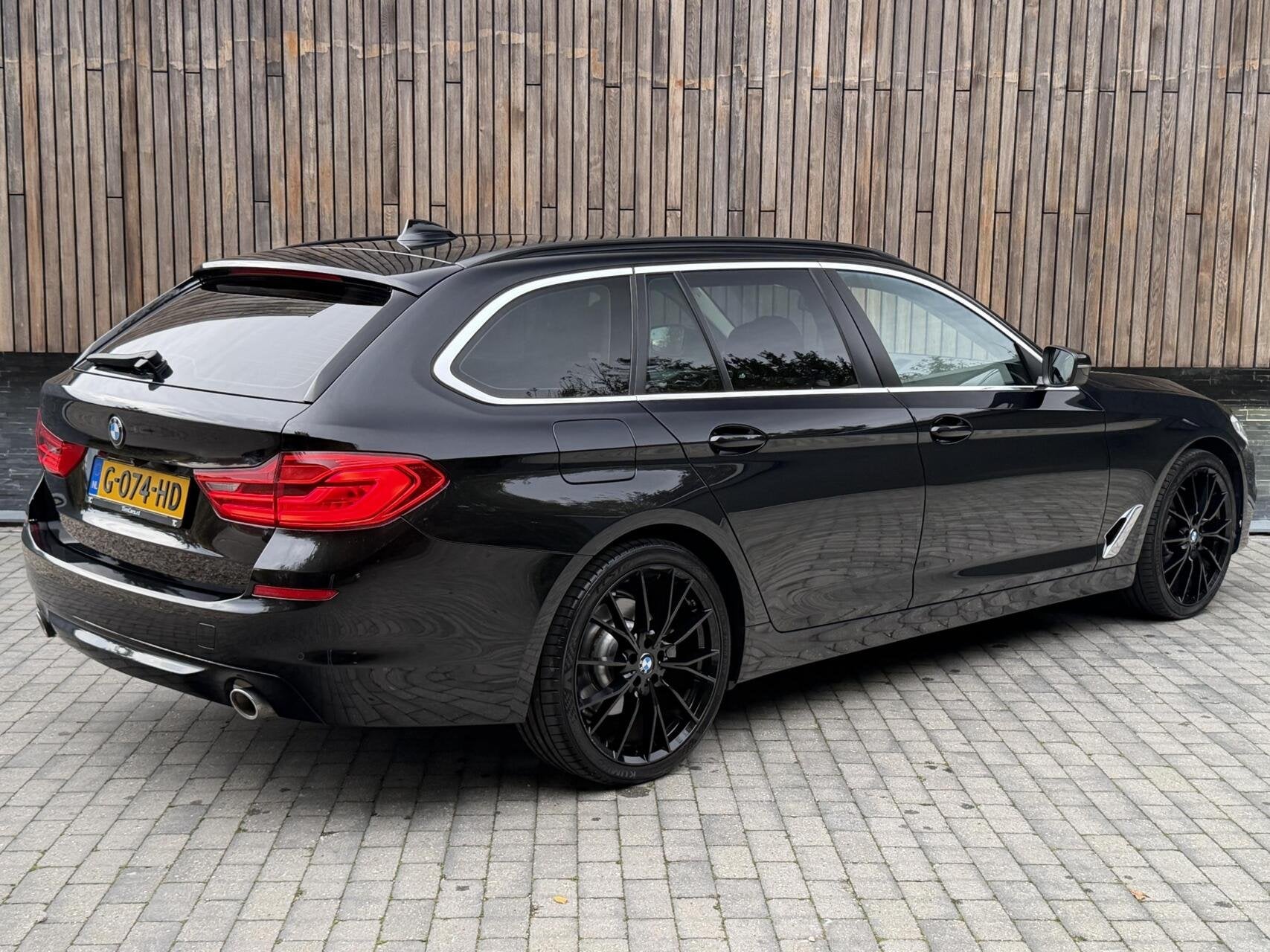BMW 5-serie Touring 520i High Executive Automaat | Apple Car, Auto's, Automaat, 1998 cc, Achterwielaandrijving, Gebruikt