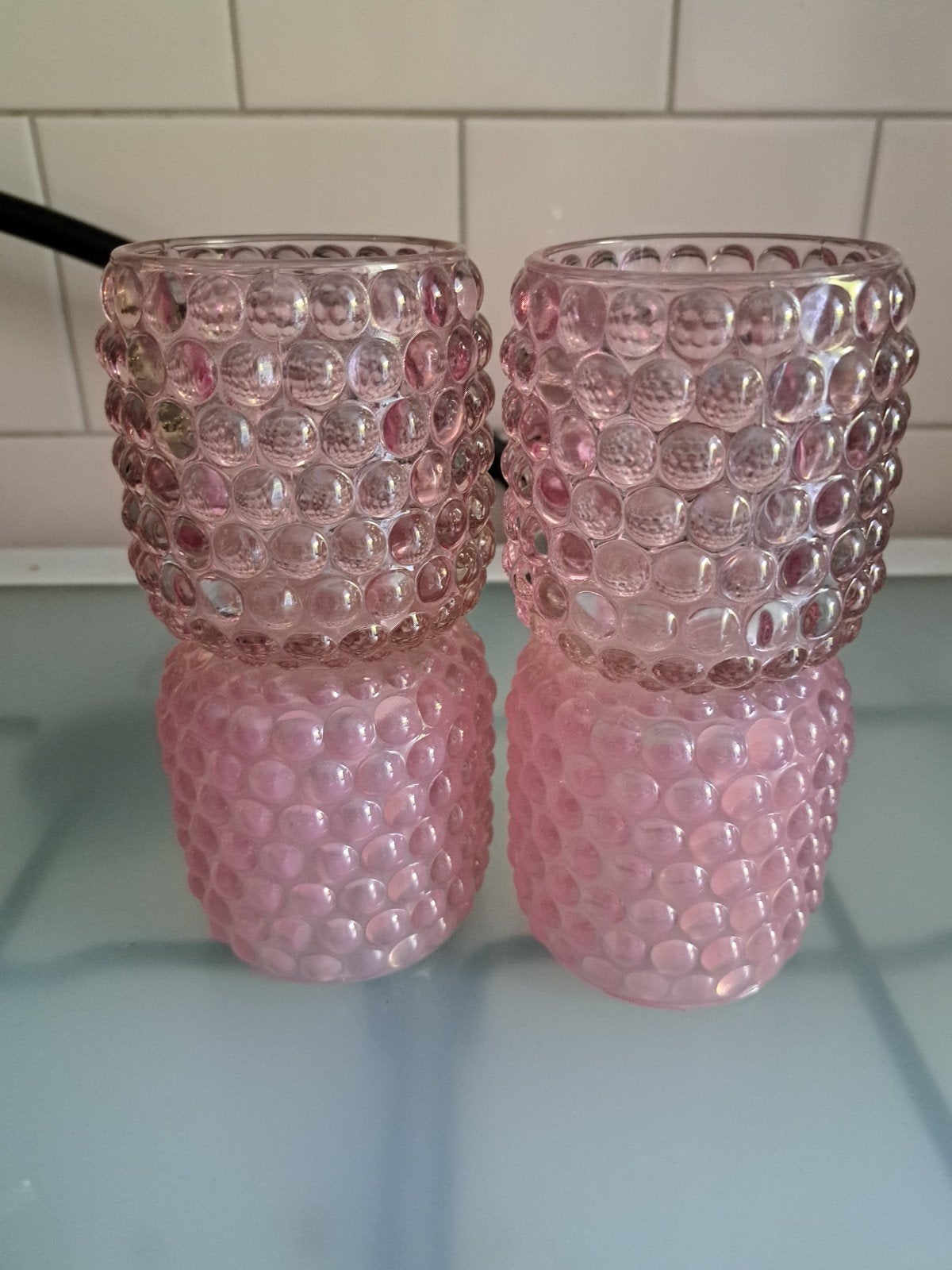 Set van 2 roze waxinelichthouders met bubbelpatroon, Waxinelichthouder, Ophalen of Verzenden, Roze, Glas