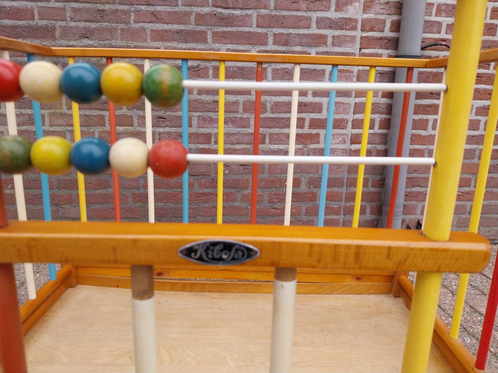 Vintage houten box met gekleurde spijlen - Kibofa, Kinderen en Baby's, Boxen, Ophalen, Gebruikt, Rechthoekig