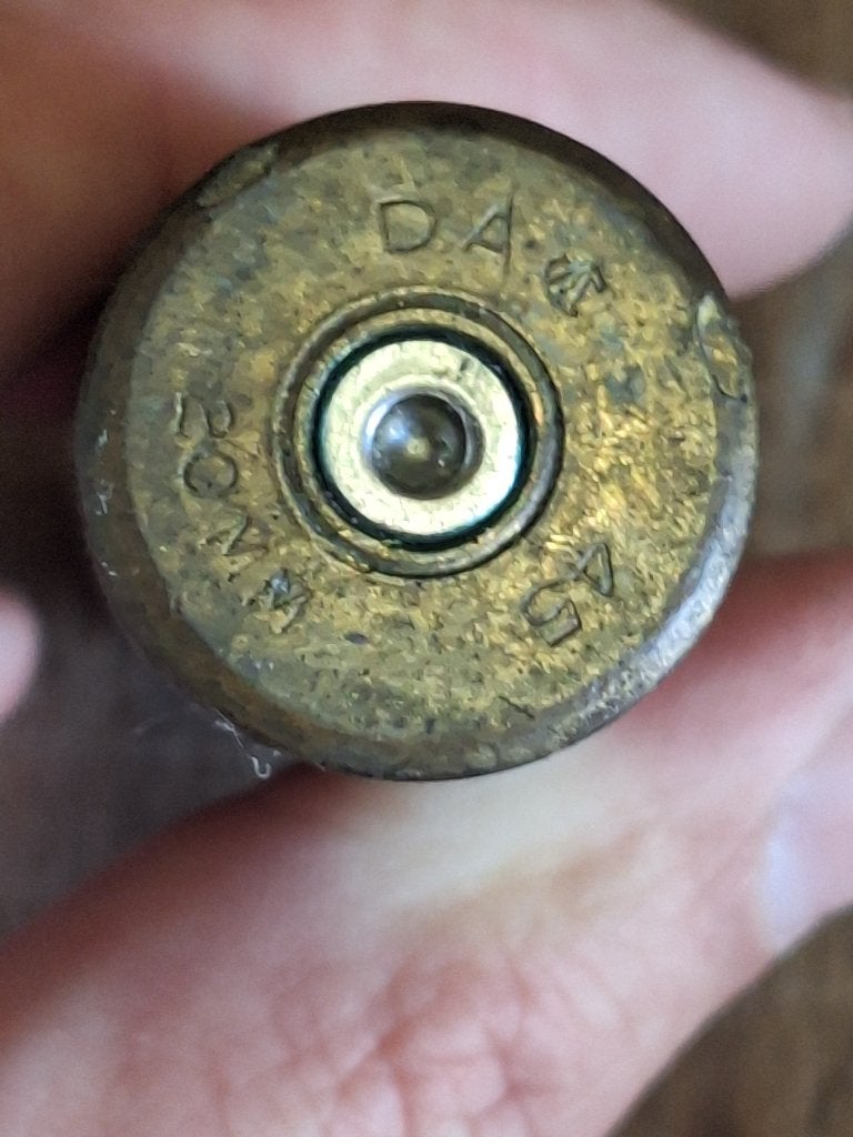 Oude lege Canadese WO2 huls 20mm Hispano uit 1945, Ophalen of Verzenden, Hulzen of Bodemvondsten