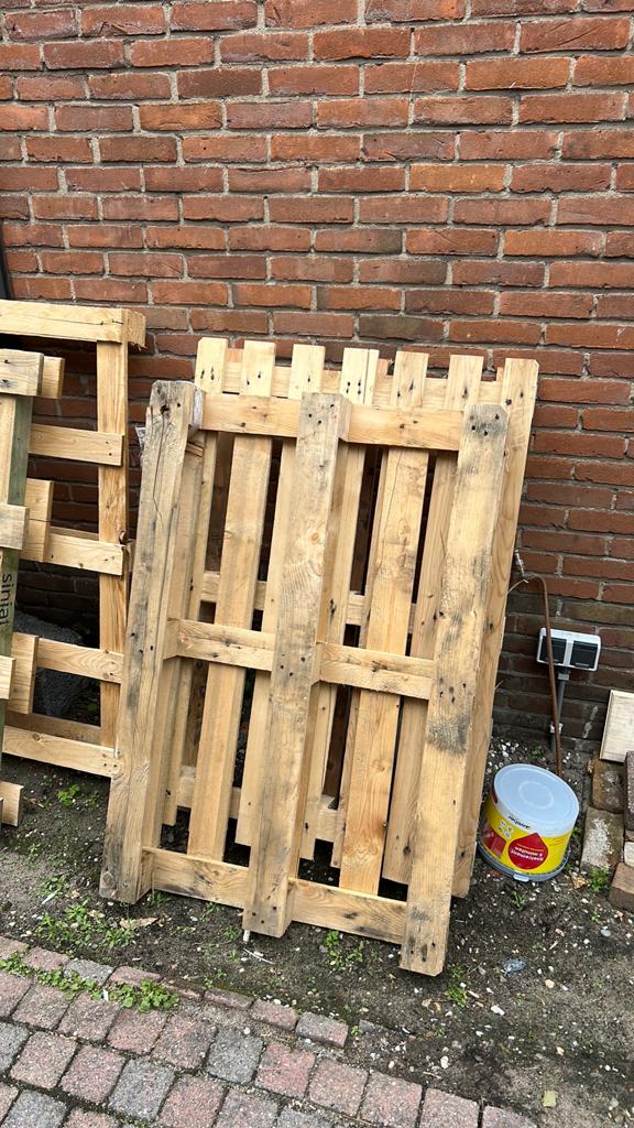 Pallets gratis af te halen, Ophalen