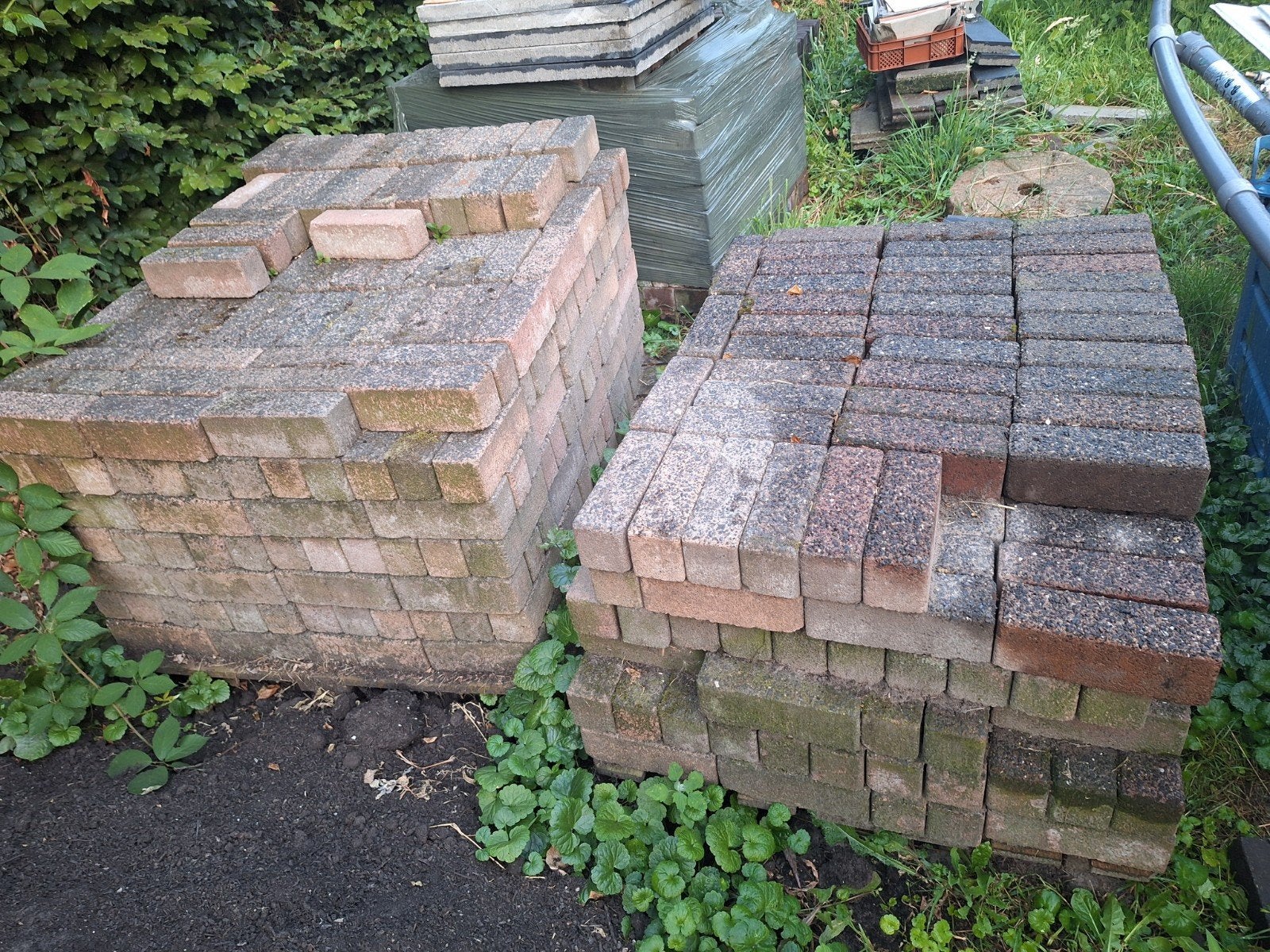 Gratis Gebruikte klinkers, ruim 13 m2 beschikbaar, Tuin en Terras, Tegels en Klinkers, Ophalen, Gebruikt, Klinkers, 10 m² of meer