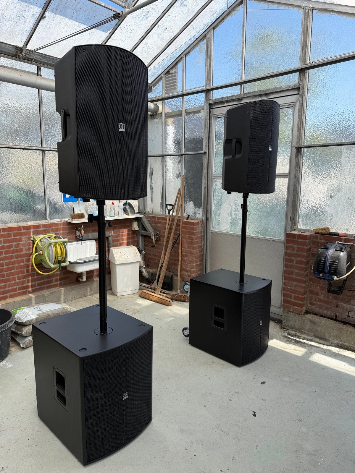Complete DJ Set: Speakers, Subwoofers, Licht en DJ Booth, Ophalen, Zo goed als nieuw, Overige merken