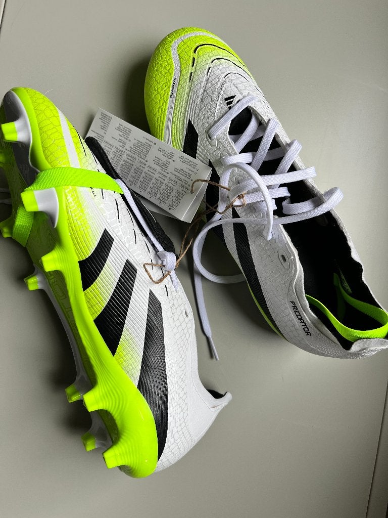 NEW Adidas Predator size 39.5, Sport en Fitness, Maat XS of kleiner, Ophalen of Verzenden, Nieuw, Schoenen