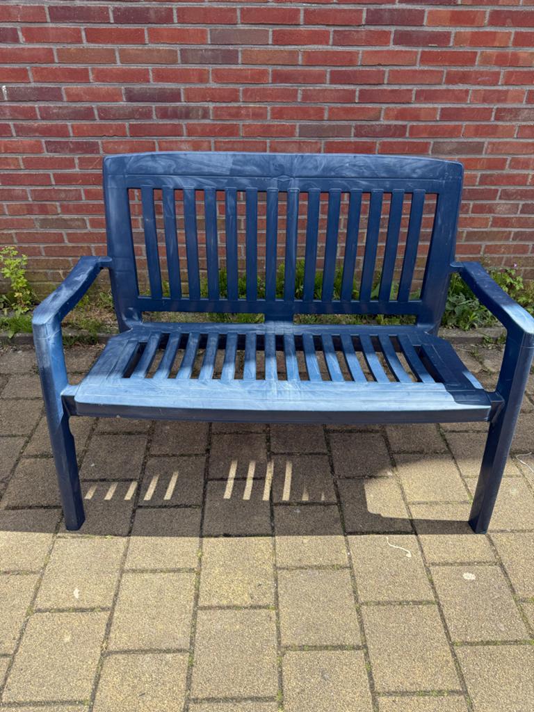 Blauwe kunststof tuinbank, Tuin en Terras, Tuinbanken, Ophalen, Gebruikt, Kunststof