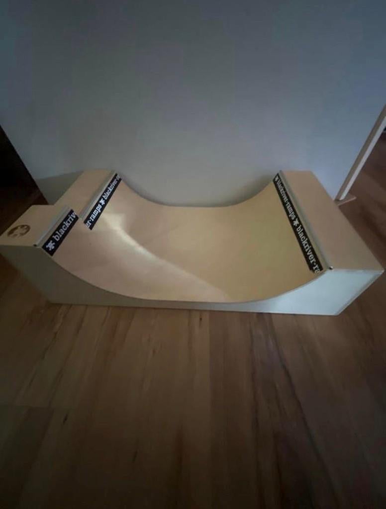 Black river halfpipe voor fingerboard, Sport en Fitness, Skateboarden, Ophalen of Verzenden, Zo goed als nieuw, Skateboard