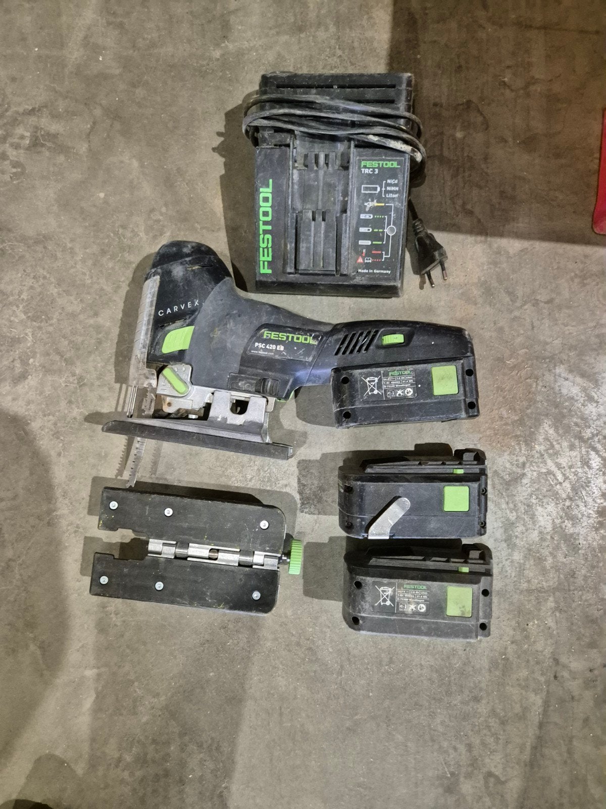 Festool PSC 420 EB Decoupeerzaag met 3 accu's en lader, Gebruikt, Decoupeerzaag, 600 tot 1200 watt, Ophalen of Verzenden