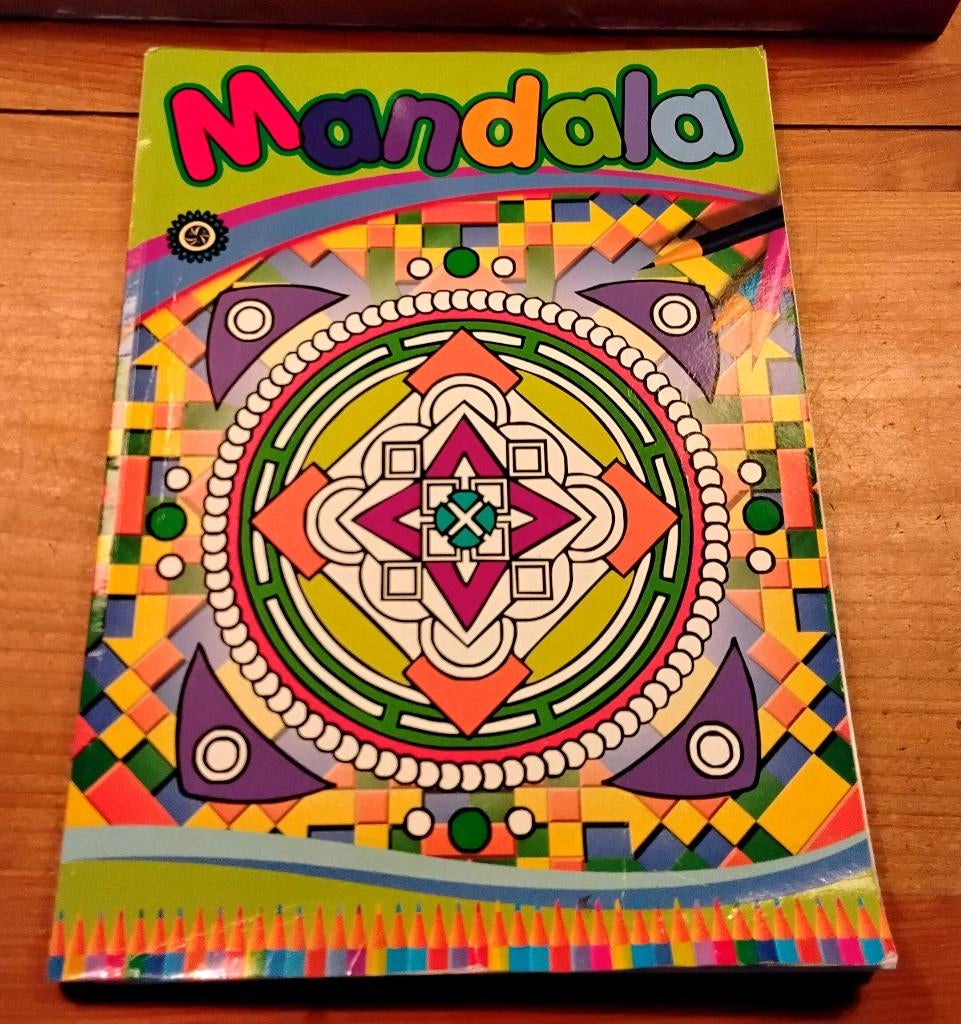 Mandala kleurboek (paar gemaakt), Ophalen of Verzenden, Gebruikt, Knutselen