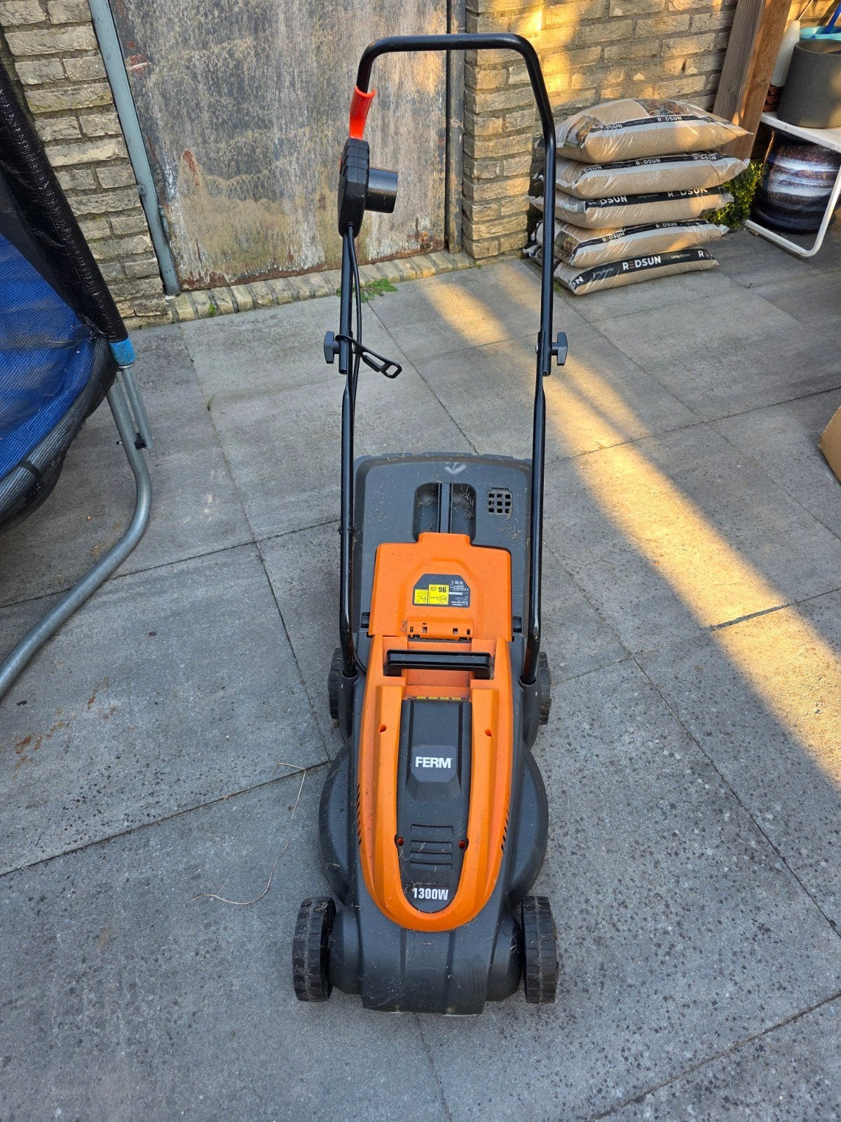 Ferm elektrische grasmaaier 1300W - LMM1012, Ophalen, Cirkelmaaier, Gebruikt, Elektrische grasmaaier