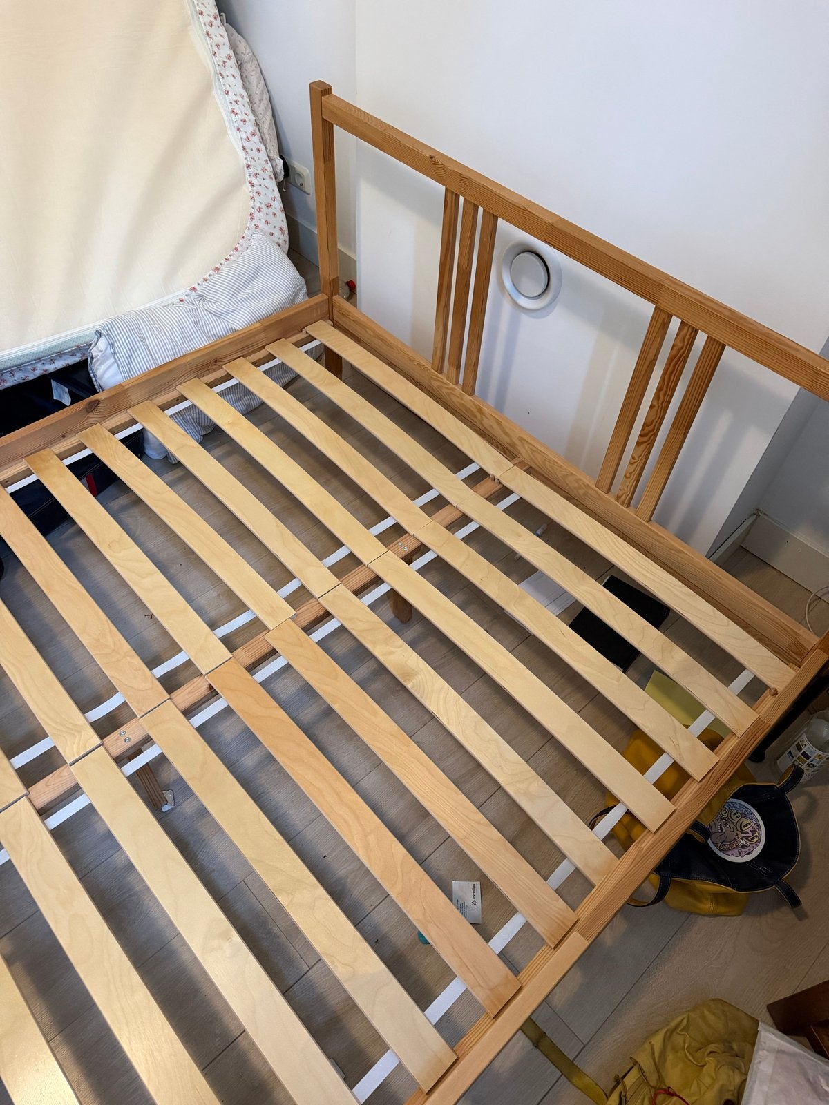 FREE Full size bed (tweepersoonsbed) & mattress (140x200cm), Ophalen, Gebruikt, Bruin, Tweepersoons