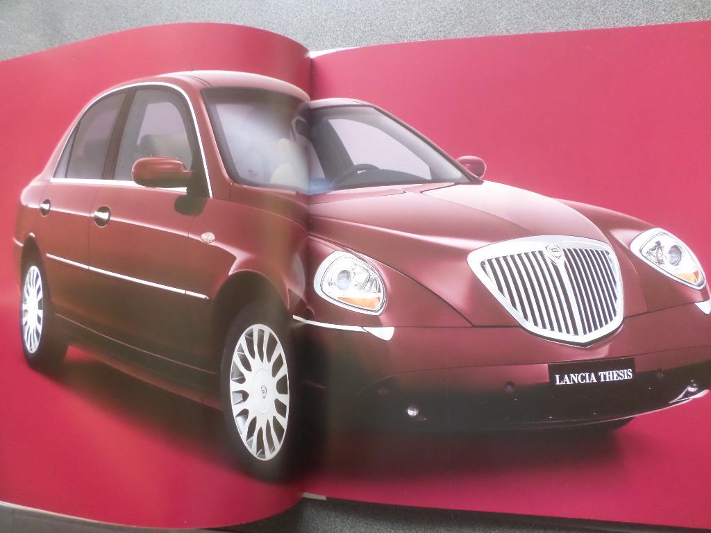 Lancia Thesis 3 brochures in 2003 map, Boeken, Ophalen of Verzenden, Zo goed als nieuw, Overige merken
