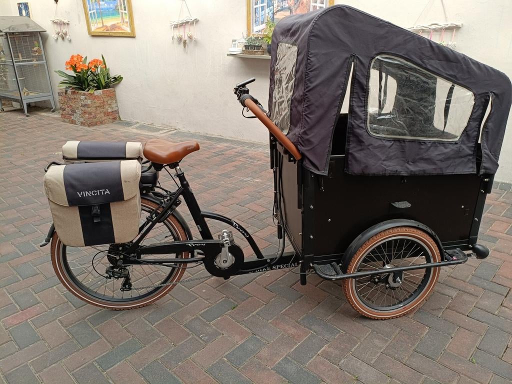 Elektrische bakfiets, Fietsen en Brommers, Fietsen | Bakfietsen, Ophalen of Verzenden, Zo goed als nieuw, 4 kinderen of meer