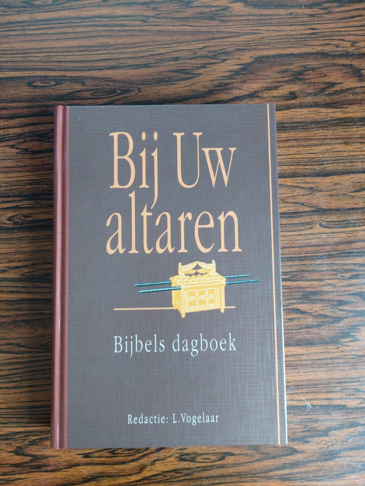 Bij Uw altaren - Bijbels dagboek (Nieuw), Boeken, Ophalen of Verzenden, Nieuw, L. Vogelaar (redactie), Christendom | Protestants