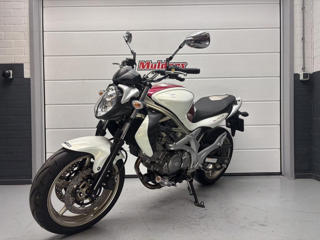 Suzuki GLADIUS (bj 2009), Motoren, Bedrijf, Info@suzuki.nl, Naked bike, Lange Dreef 12
4131 NH  VIANEN UT