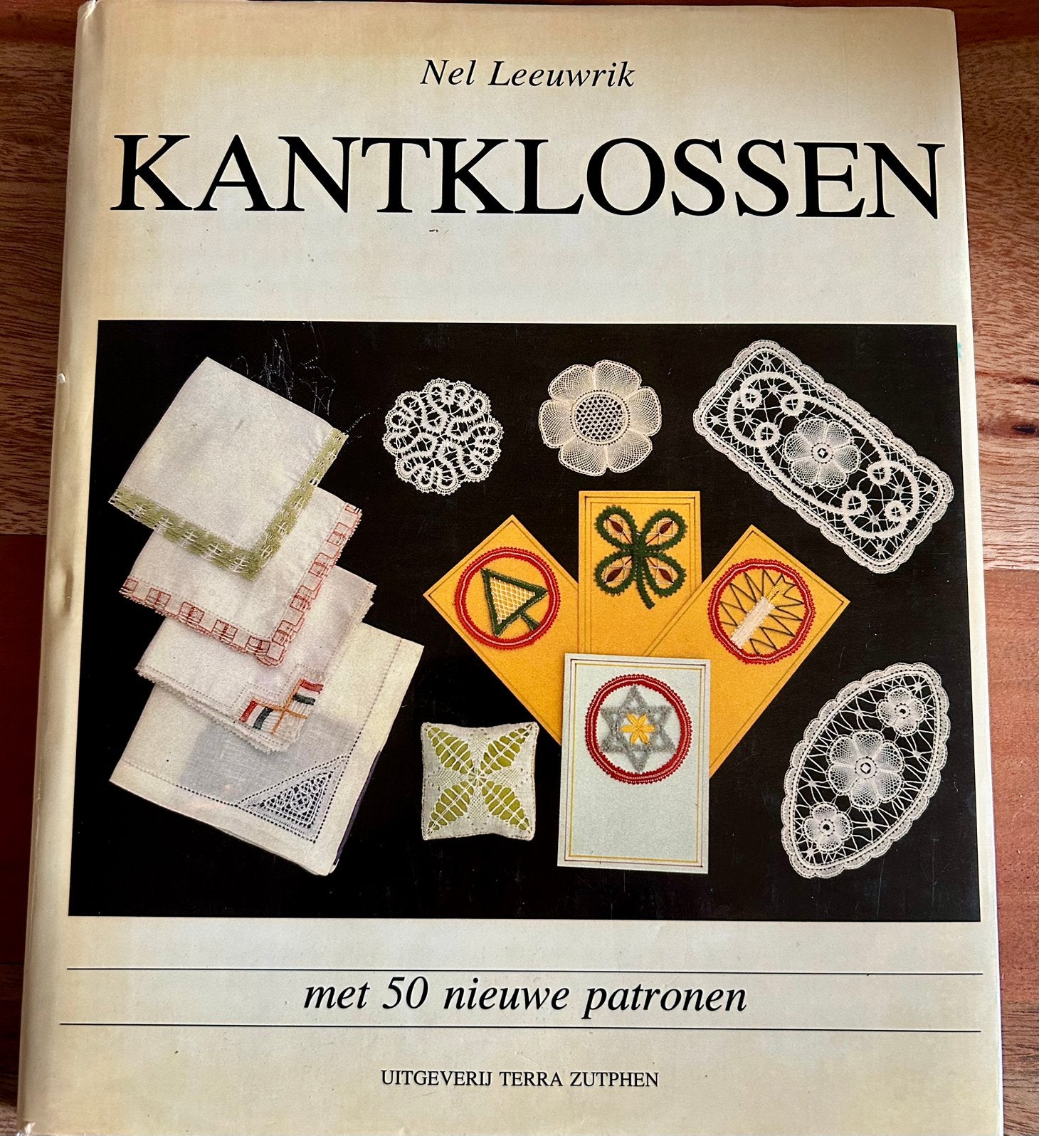 Nel Leeuwrik - Kantklossen - met 50 nieuwe patronen, Ophalen of Verzenden, Zo goed als nieuw, Boek of Tijdschrift