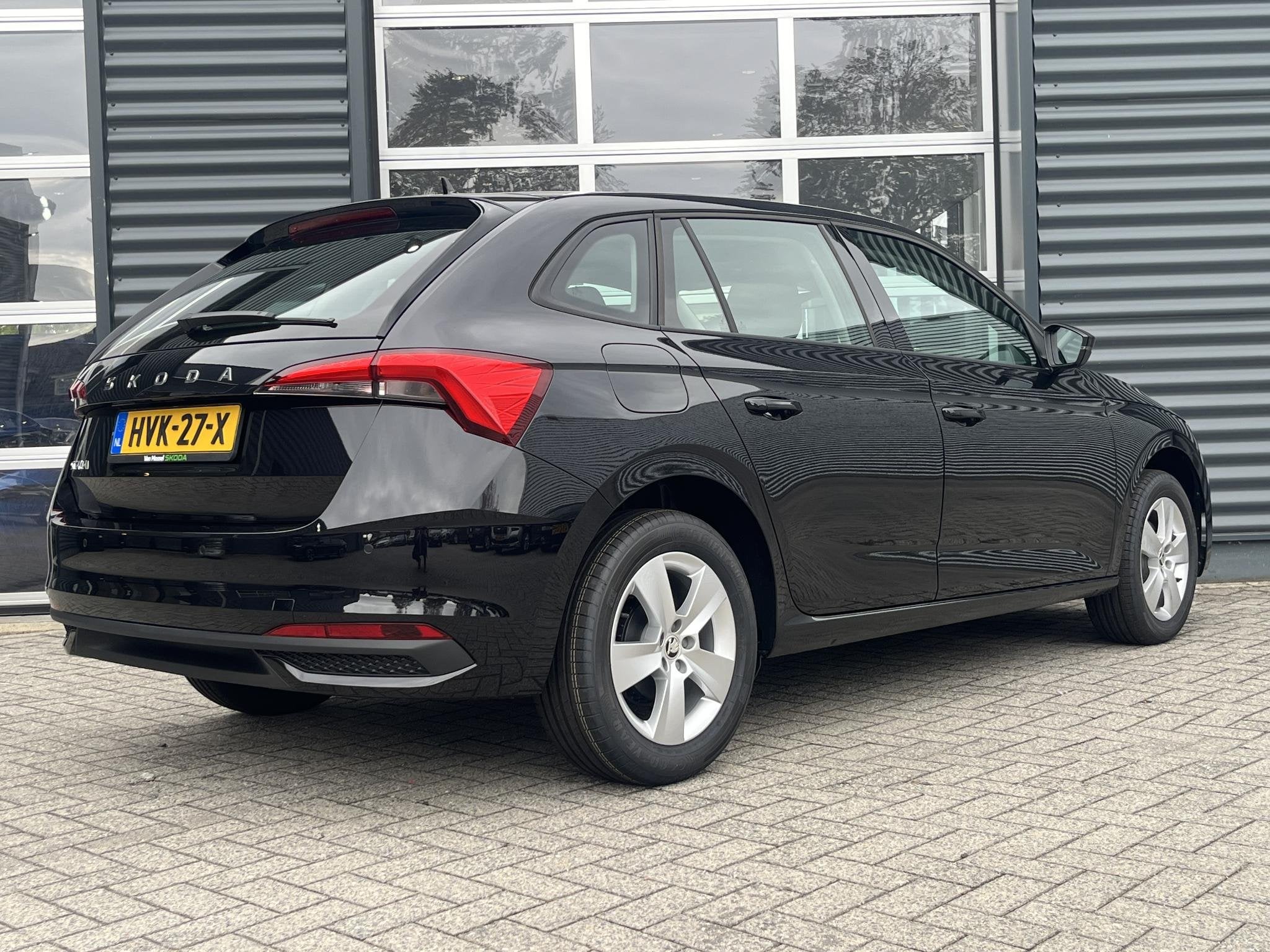 Skoda Scala 1.0 TSI Selection 115 PK | LED Koplampen | Apple, Auto's, 12 maanden, 116 pk, Zwart, Origineel Nederlands