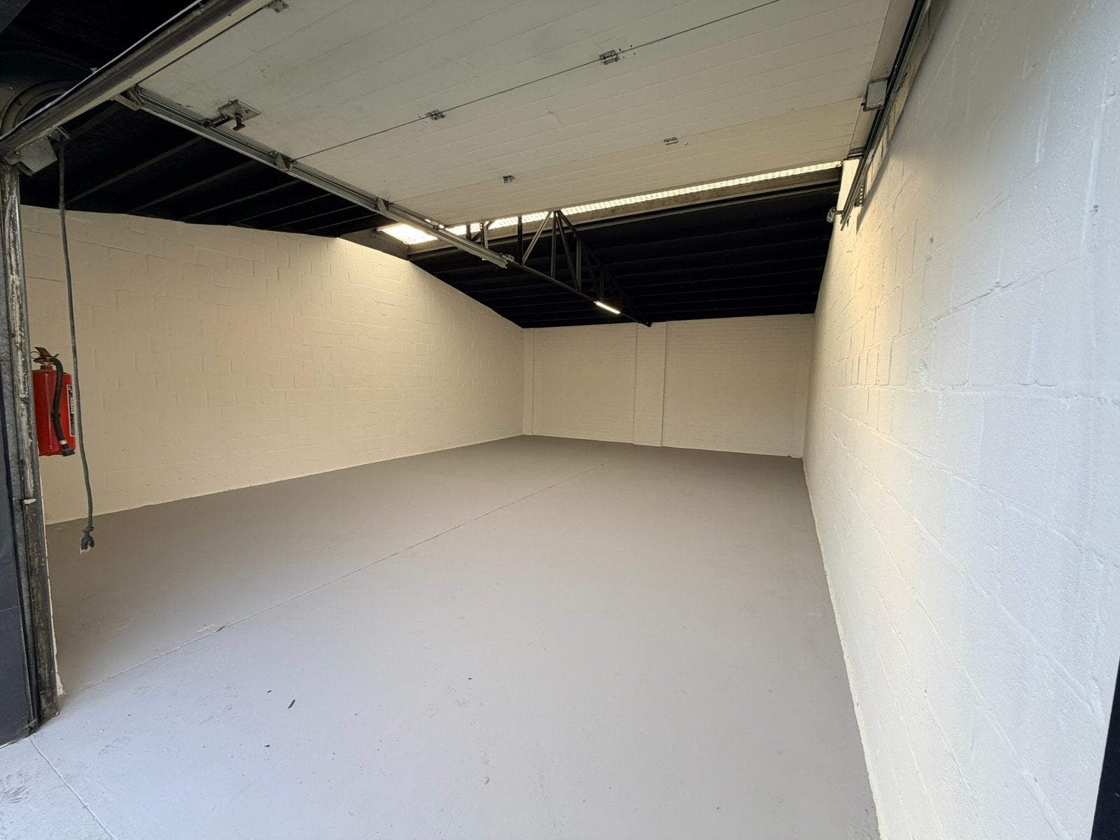 Te Huur Bedrijfspand / garage / Loods in Kerkrade - Haanrade, 60 m², Huur, Bedrijfsruimte