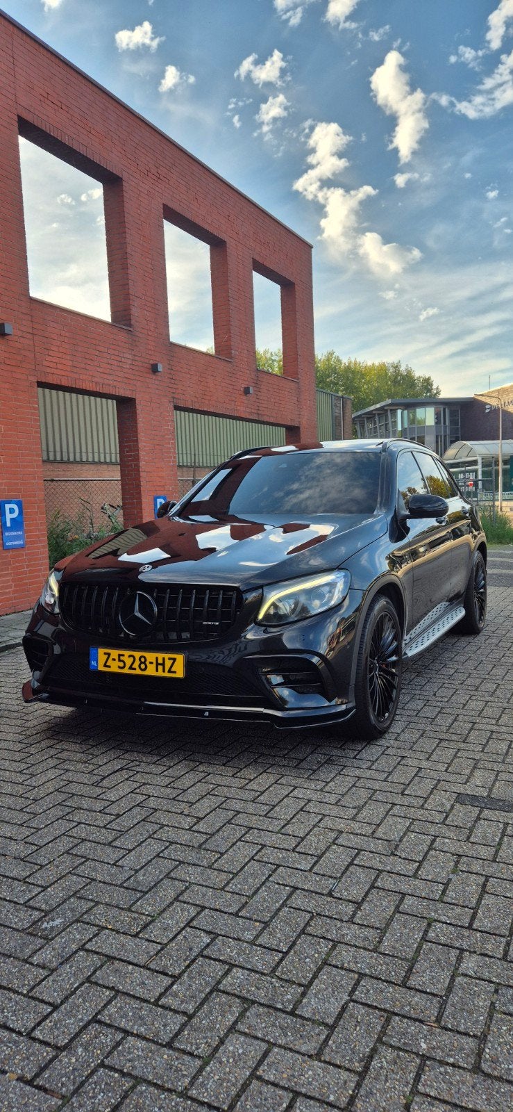 Mercedes-Benz GLC 250 211pk 4MATIC GLC63 PANORAMA BURMESTER, Auto's, Automaat, 15 km/l, 4 cilinders, Zwart