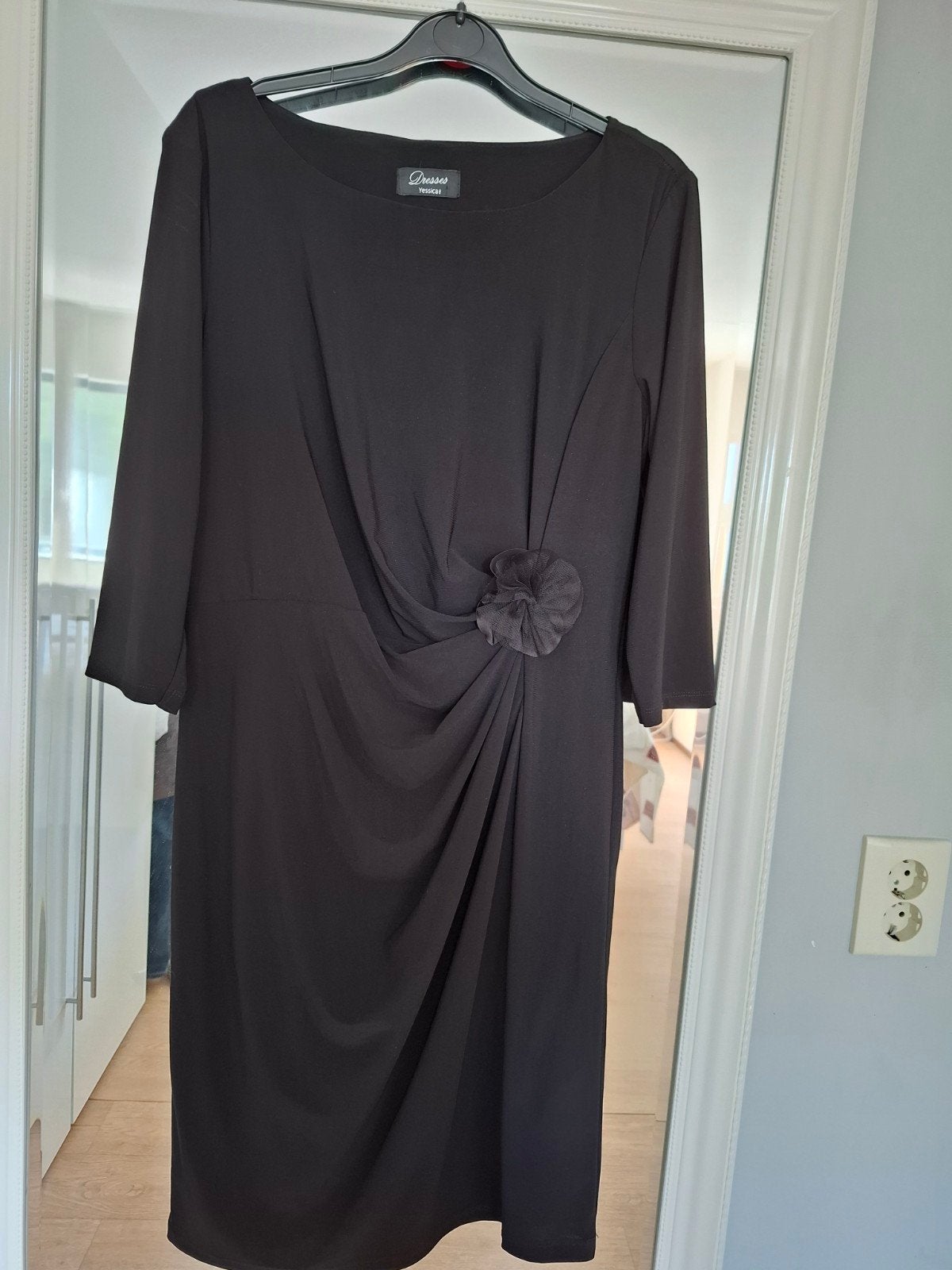 Zwarte Cocktailjurk C&A Yessica Maat 42 met Taille Detail, Kleding | Dames, Maat 42/44 (L), Ophalen of Verzenden, Gedragen, C&A Yessica