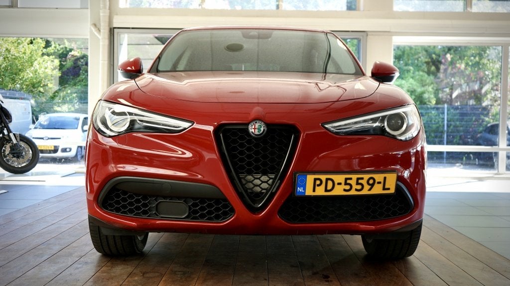 Alfa Romeo Stelvio 2.0 T AWD Super | Flippers | 20 inch | 12, Auto's, Alfa Romeo, Euro 6, 4 cilinders, Bedrijf, 93 €/maand