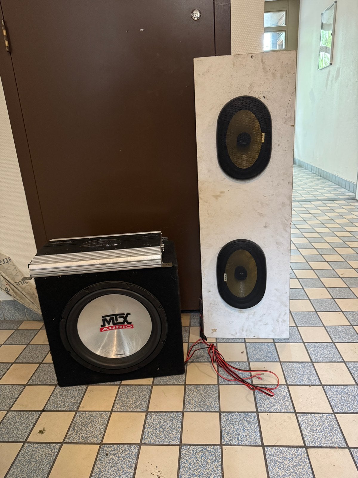 Subwoofer versterker 1000W met 2 speakers en helder geluid, Ophalen, Gebruikt, Overige merken